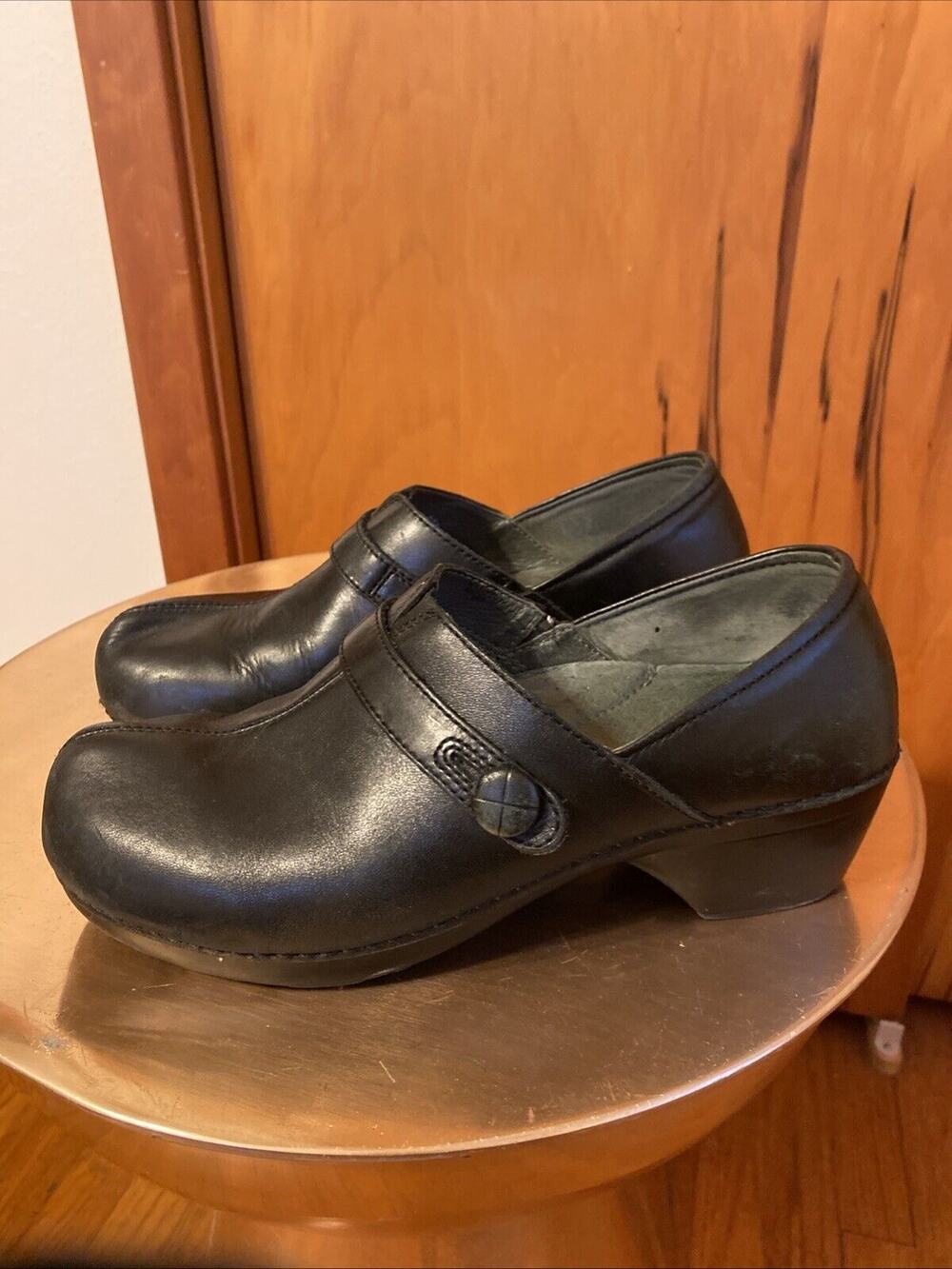Dansko | Black Leather Clogs Excellent Condition - Size 41 / US 9.5
